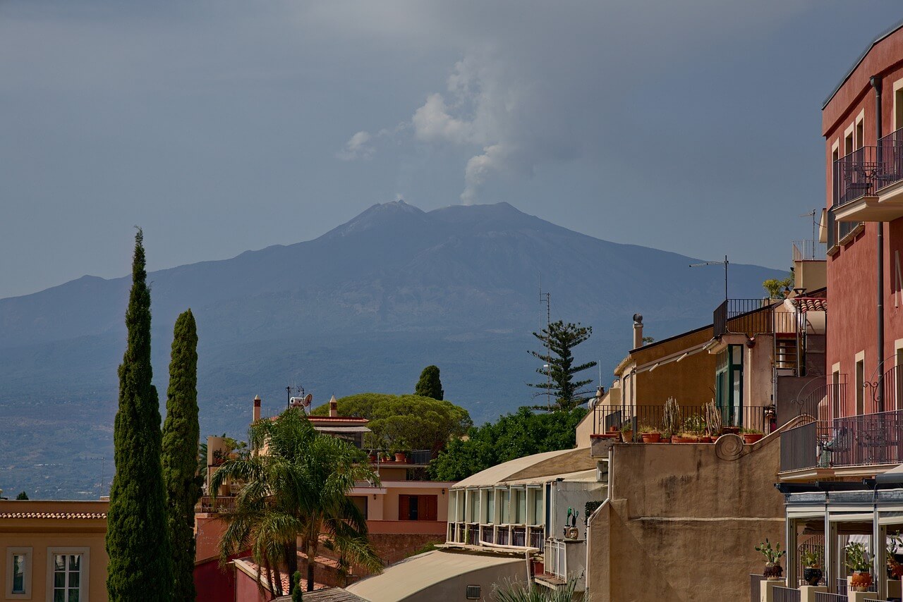Vue de l'Etna depuis Taormina